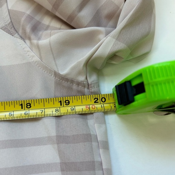 UNDER ARMOUR /WOMENS HIGH TIDE PLAID LONG-SLEEVE T-SHIRT/LOOOSE HEATGEAR/ size S - Picture 10 of 10